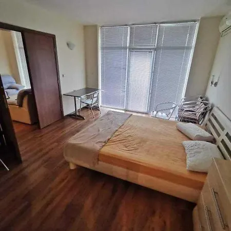 In Semiramida Gardens Sunny Апарт-отель Солнечный берег